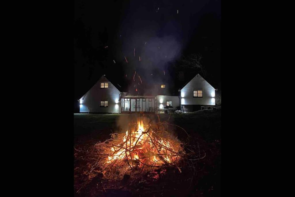 Bear Cottage, Tyn Y Cwm Eglwys-Fach Ngoại thất bức ảnh