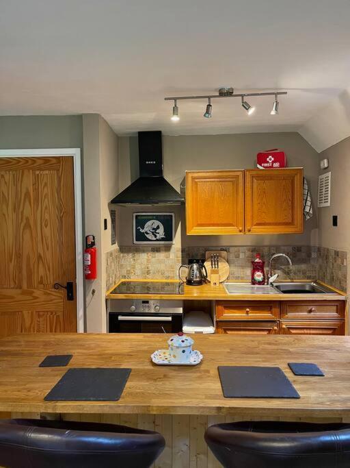 Bear Cottage, Tyn Y Cwm Eglwys-Fach Ngoại thất bức ảnh